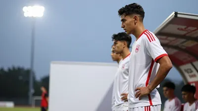 Der FC Augsburg steht nach einem 4:1-Auswärtssieg in Frankfurt erstmals in seiner Geschichte an der Spitze der Bundesliga...