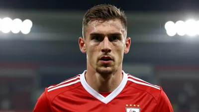 FC Augsburg und der Aufsteiger FC Schalke 04 gehen mit identischer 3-4-2-1-Formation in das erste Heimspiel der...