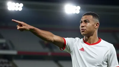 Der FC Augsburg feiert einen 4:1-Auswärtssieg bei Eintracht Frankfurt und steht damit erstmals in der Vereinsgeschichte...
