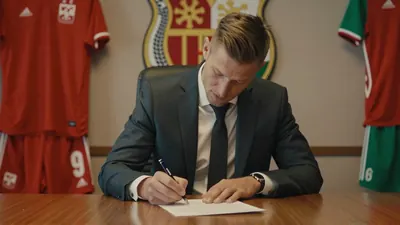 Transferhammer: Čolina verlässt Augsburg und wechselt nach Polen