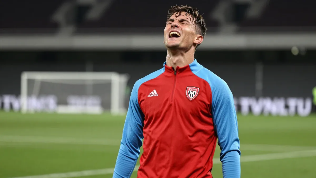 Anton Kade led FC Augsburg to a 1-0 home victory over newly-promoted Schalke 04 with a standout performance, securing...